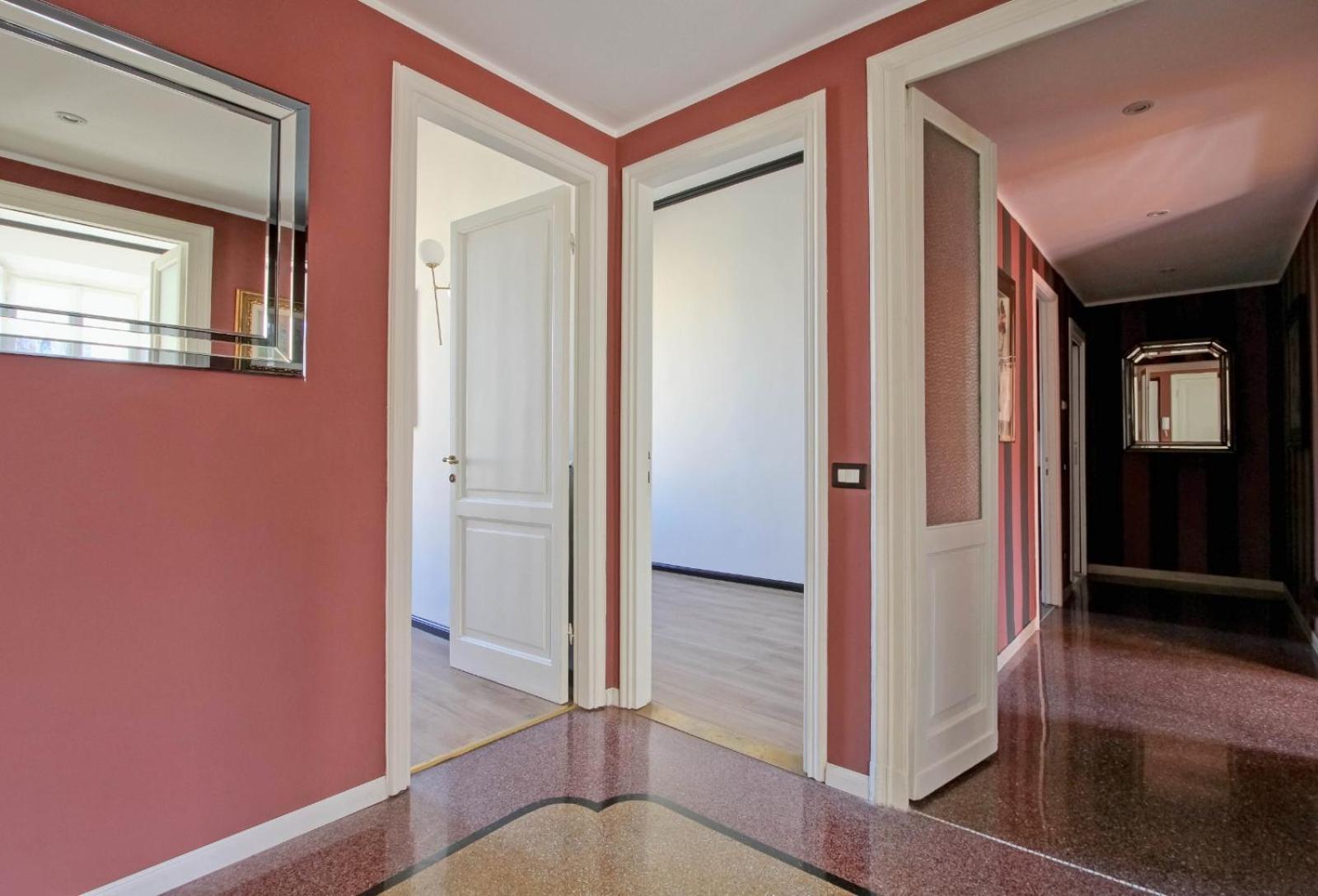 Tibullo ,classico Ed Elegante * Roma