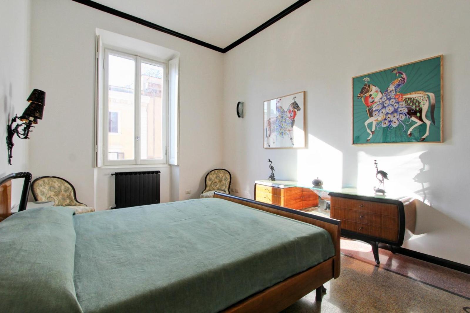 Tibullo ,classico Ed Elegante Apartamento