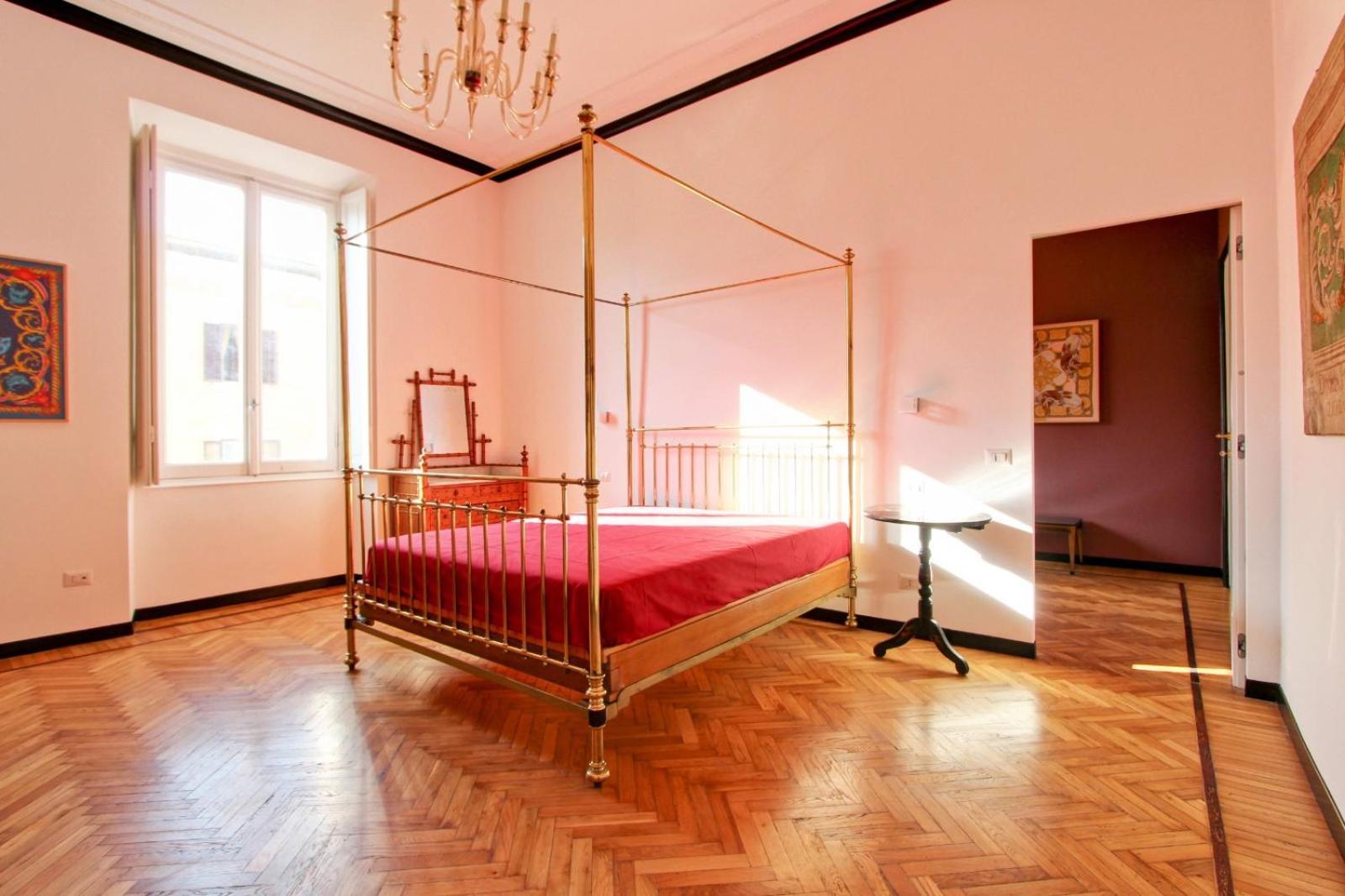 Tibullo ,classico Ed Elegante Apartamento *